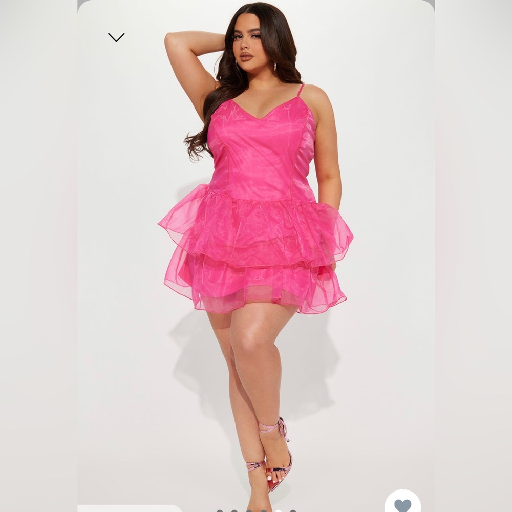 Dress looks exactly like picture